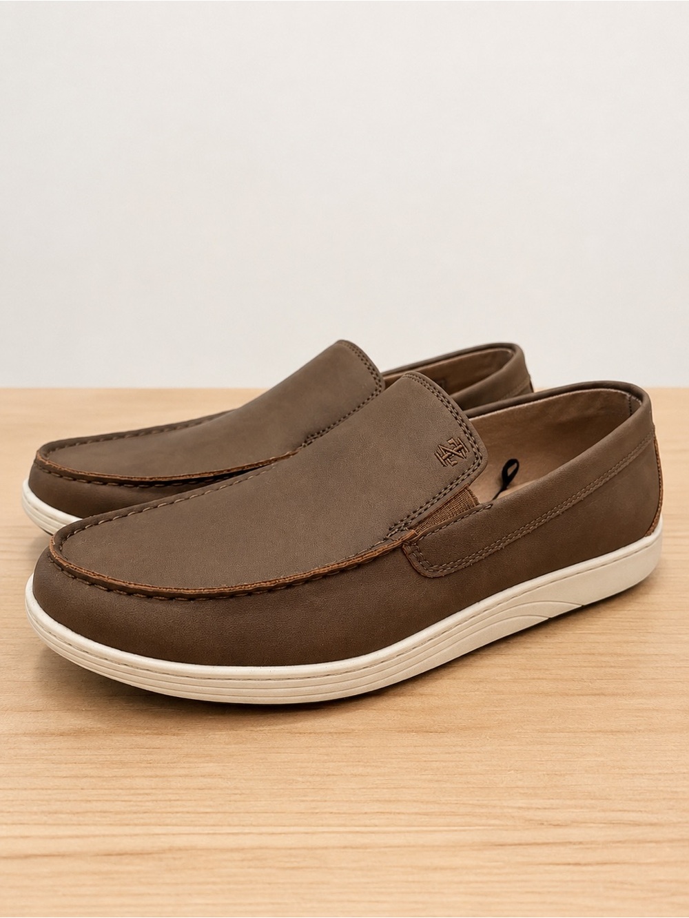 IZOD Men's Brown Slip-On Casual Loafers tan 9.5 - Picture 2 of 4